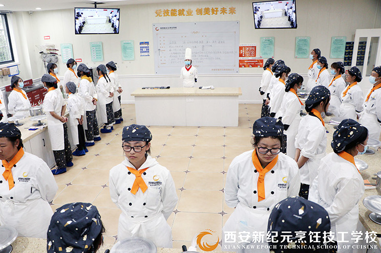 初中毕业没有基础可以学西点吗