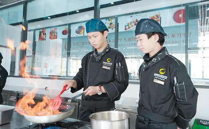 成绩不好选读职校好还是普通高中好