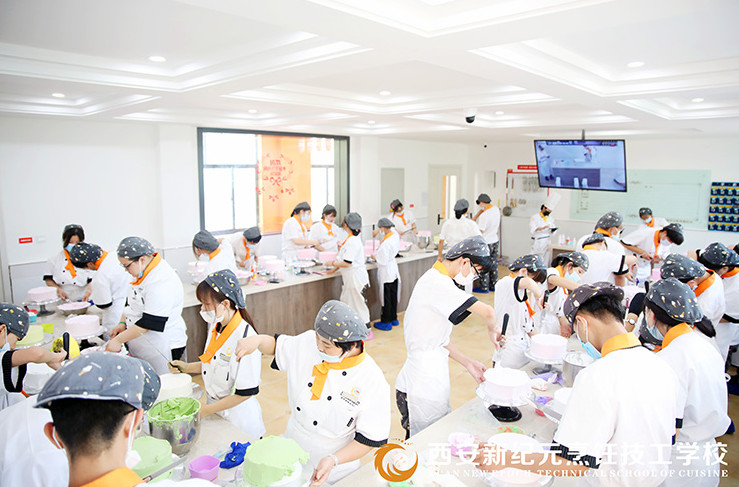 中考落榜女生学什么技术好