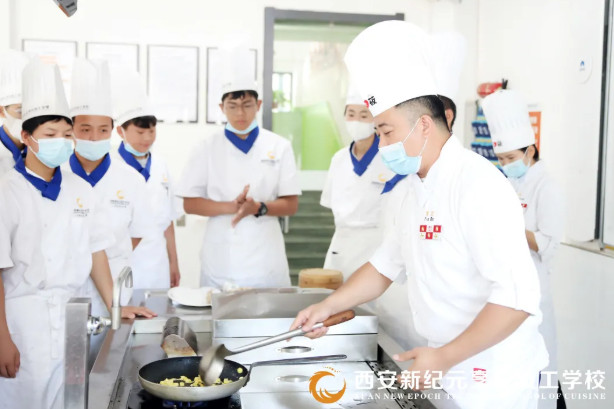 我校,特邀,西贝莜面村,厨务,导师,来校,实训,教学,