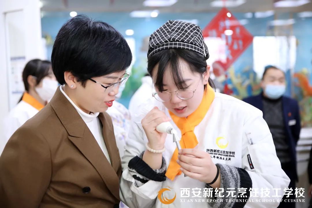 我校,圆满,举办,家校共携手,谱写,新篇章,家长,见面会,美