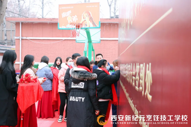 我校,圆满,举办,家校共携手,谱写,新篇章,家长,见面会,美