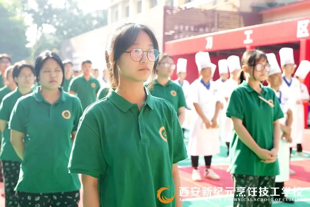 ½ | 䰮ഺ